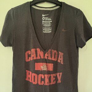 Canada Hockey Gray Tshirt Women Medium